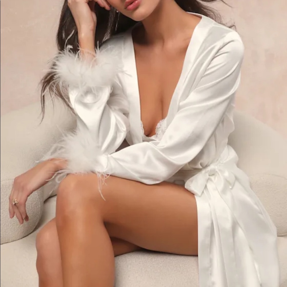 Lulu’s Ivory Satin Feather Robe